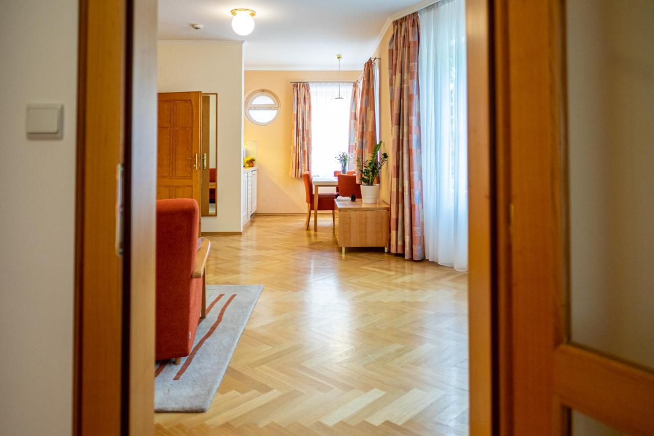 Villa Marion Luhačovice Buitenkant foto